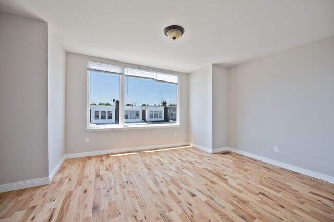 Building Photo - ???Completely Renovated 3 Bedroom 1.5 Bath...