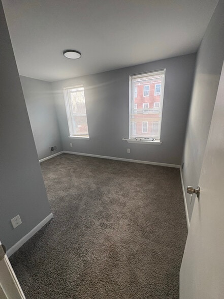 Building Photo - 1520 Argyle Ave