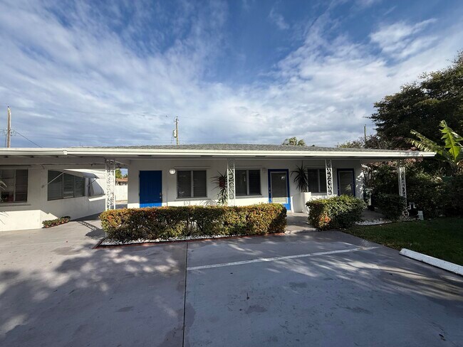 Building Photo - 1210 S M St