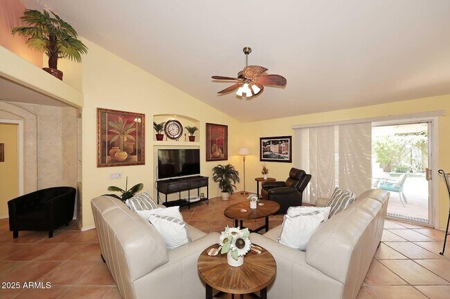 Building Photo - 359 W Brisa Dr