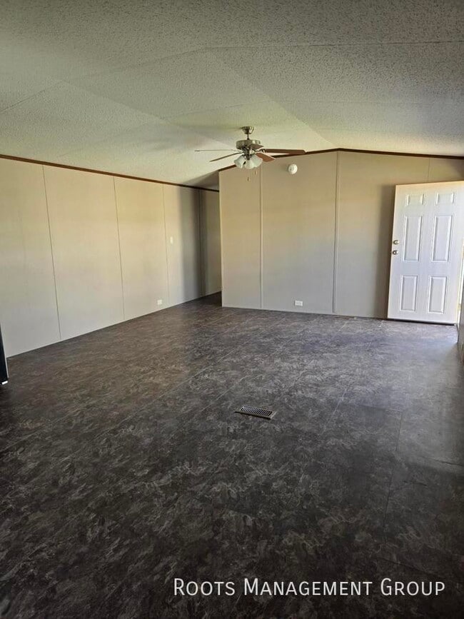 Building Photo - Home Available to Lease - Apply Today!