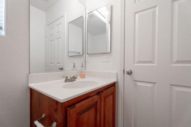Building Photo - 4793 Hampstead Heath Ct