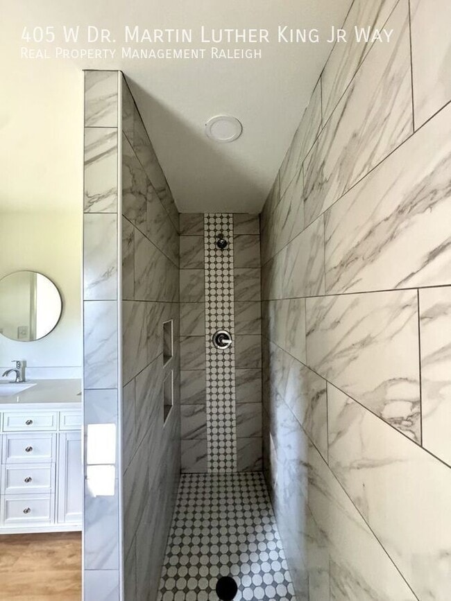 Building Photo - 405 W Dr. Martin Luther King Jr. Way