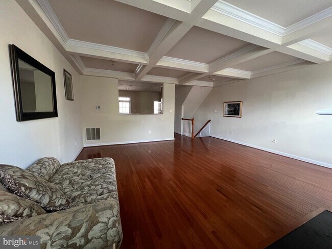 Building Photo - 604 Ridgemont Ave