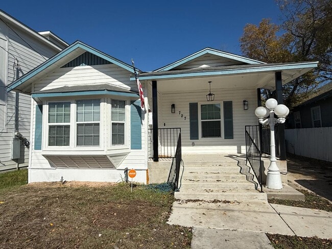 Building Photo - 727 Indiana St