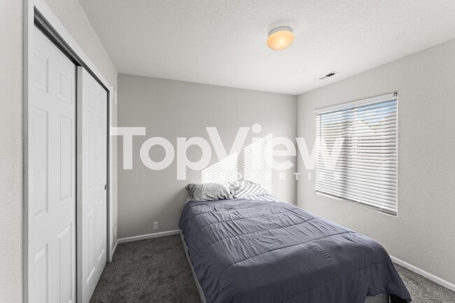 Building Photo - 2259 Falkirk Dr