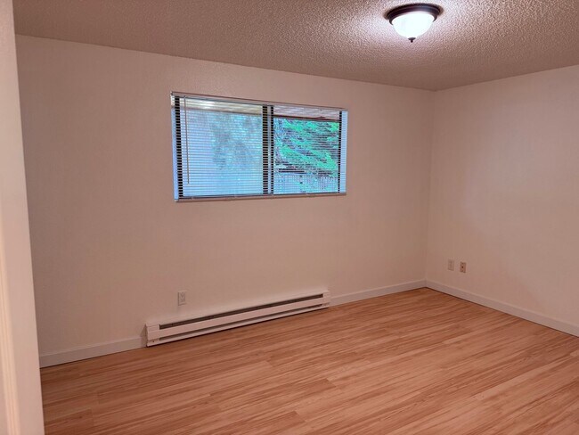 Building Photo - 3 bedroom 2 Bath All New and Upgraded Easy Access to Shops & Frwy $2900 a Month.