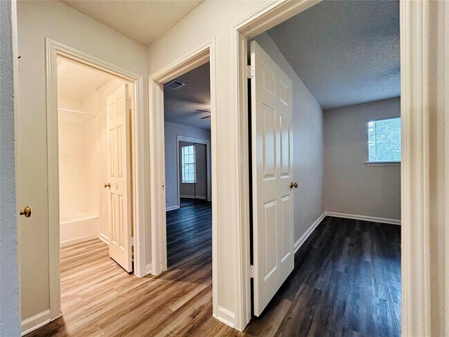 Building Photo - 9317 Kempler Dr