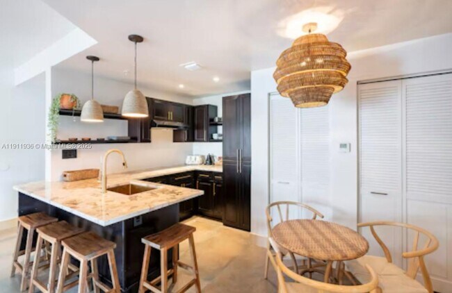 Building Photo - 481 NE 29th St