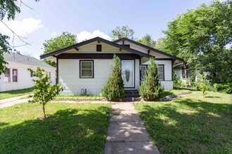 Building Photo - 1710 Pearl Ave