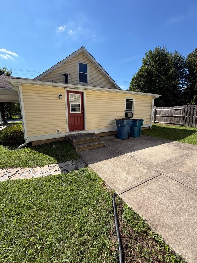 Building Photo - 250 Amelia-Olive Branch Rd