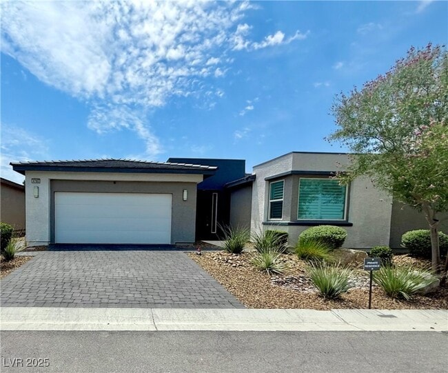 Primary Photo - 4760 SE Clifftop Dr