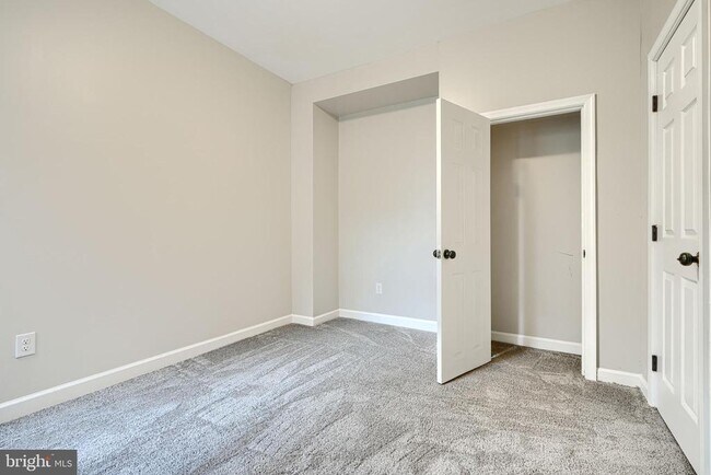 Building Photo - 1704 E Lafayette Ave