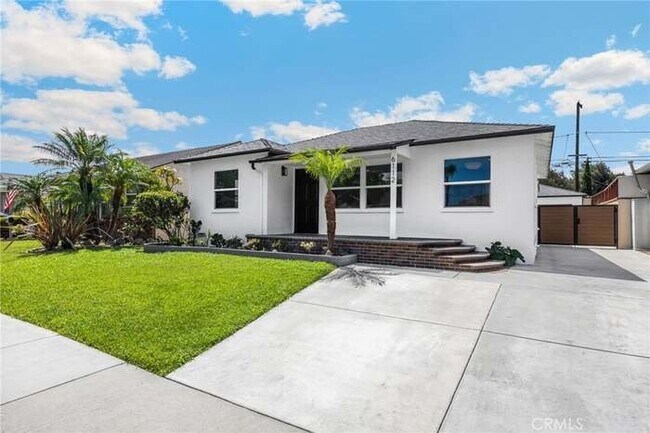 Building Photo - 6112 Freckles Rd