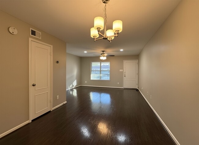 Building Photo - 845 Augusta Dr