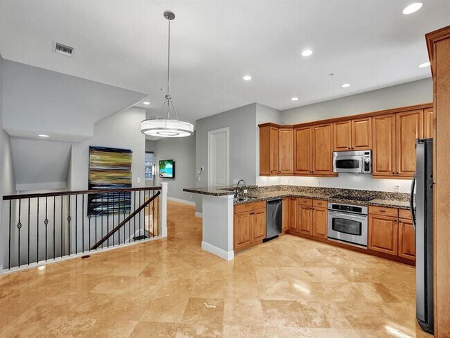 Building Photo - 58 Via Floresta Dr