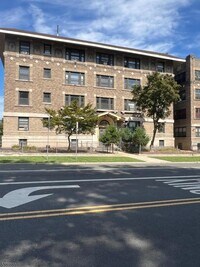 Building Photo - 347 Park Ave