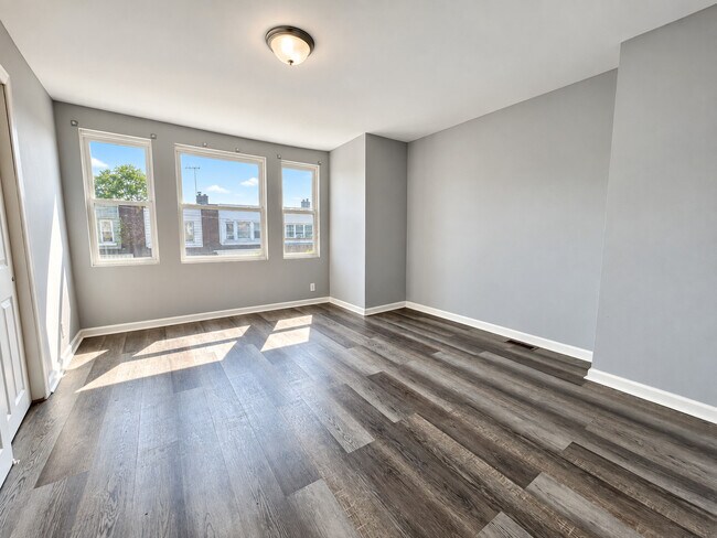 Building Photo - 2537 Carroll St