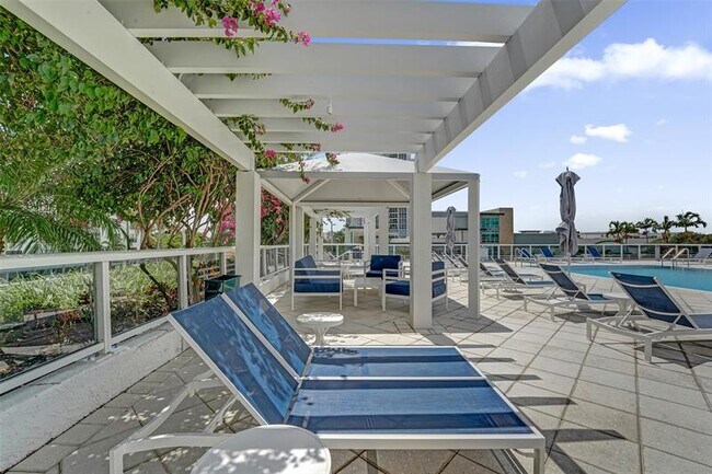 Building Photo - 3015 N Ocean Blvd