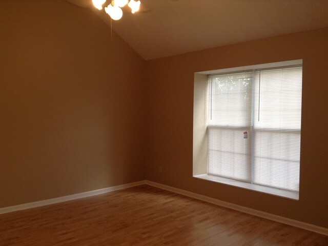 Building Photo - 6008 Tybalt Dr
