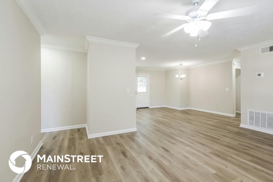 Building Photo - 8203 Ireland Dr