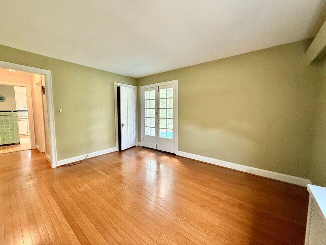 Building Photo - 6491 Ridge Ave