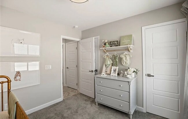 Building Photo - 2-Bedroom Brand New Furnished Townhome!