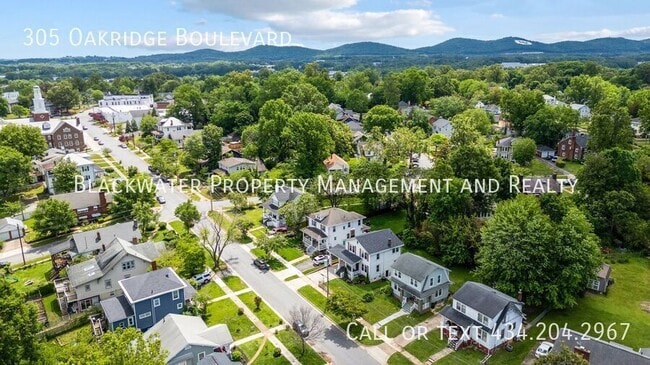 Building Photo - 305 Oakridge Blvd