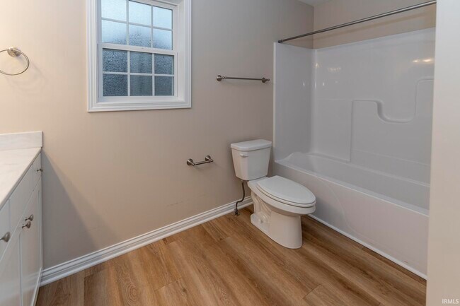 Building Photo - 5621 Camden Dr