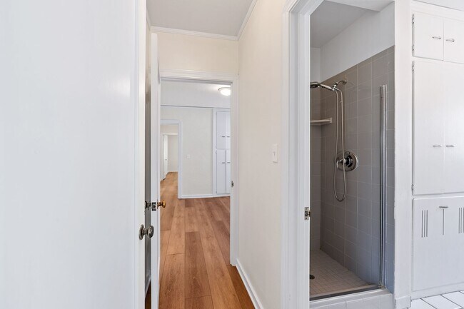 Building Photo - Downtown Napa 3 bed 2 bath single level home