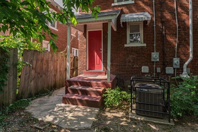 Building Photo - 1707 Kent St