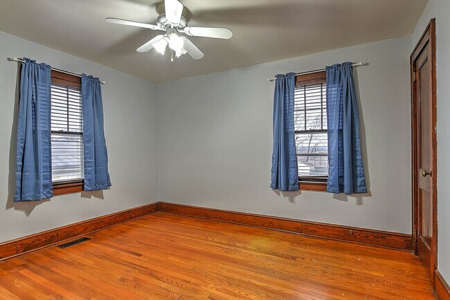Building Photo - 14 22nd St