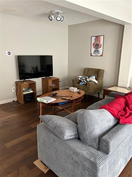 Building Photo - 4 Hemingway St