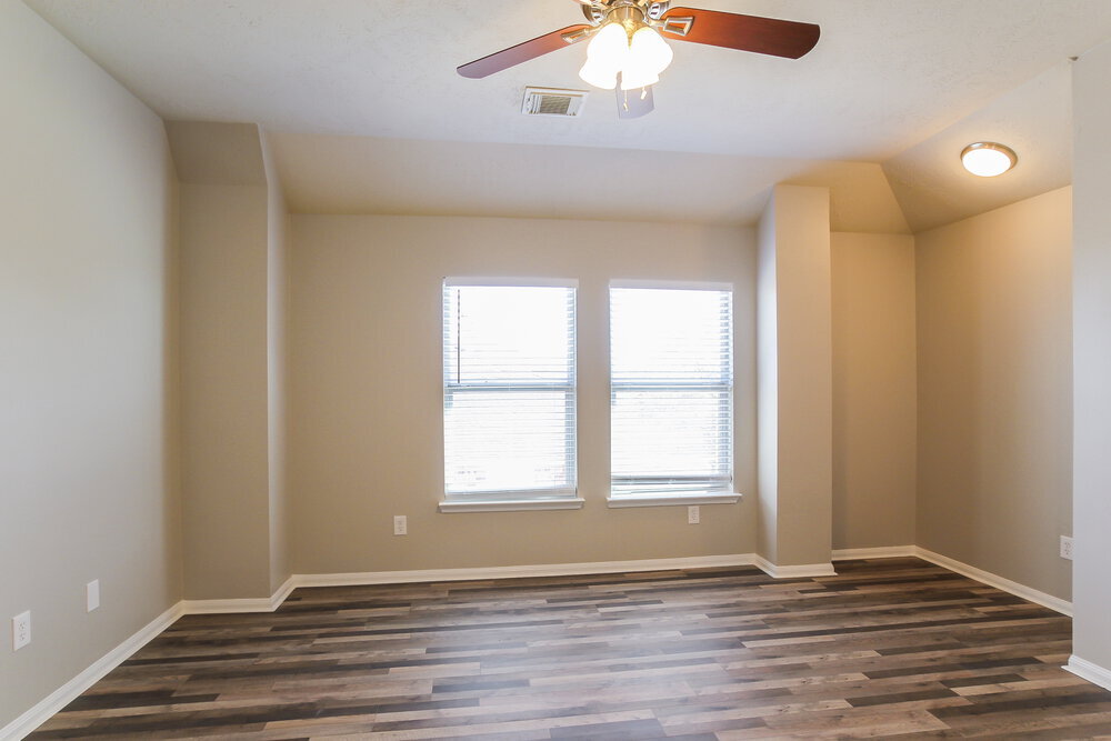 Building Photo - 16315 Rockcreek Ln