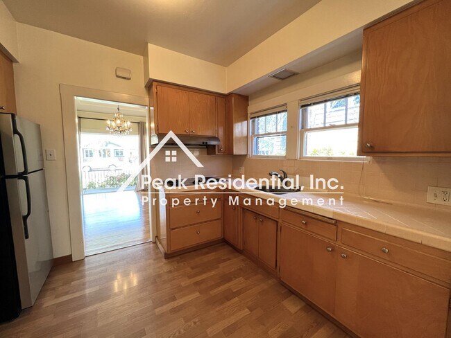 Building Photo - Charming East Sacramento 1bd/1ba - Must See!