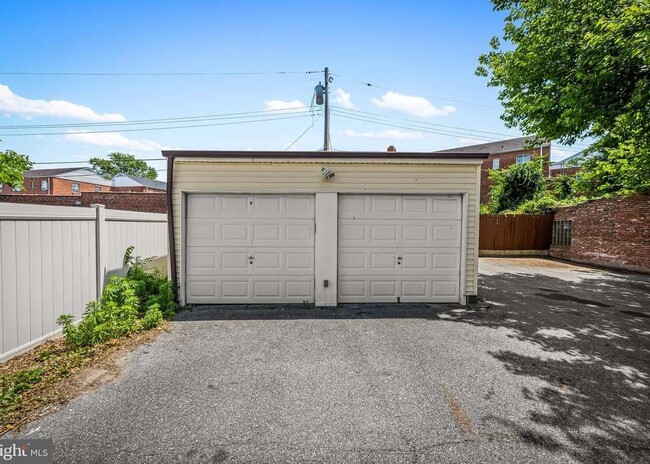 Building Photo - 4409 Wilkens Ave