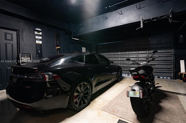 Building Photo - 4867 Ponce de Leon Blvd