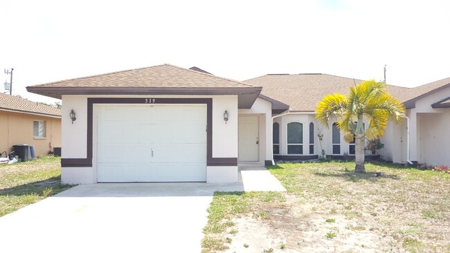 Primary Photo - Affordable 3 bedroom 2 bath 1 car garage d...