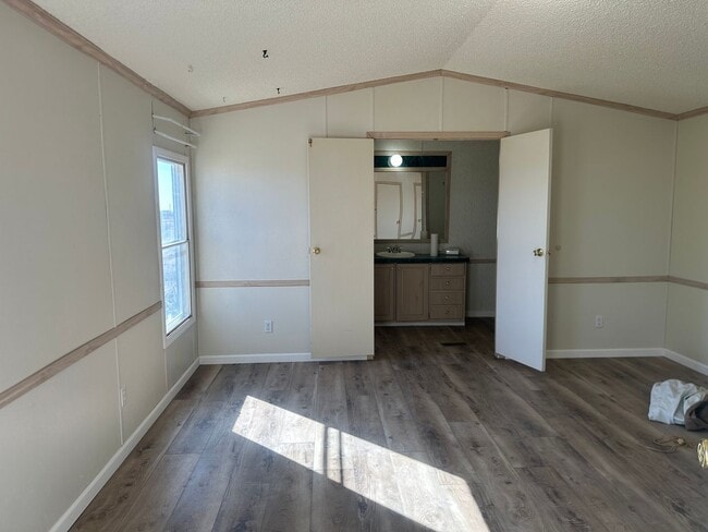 Building Photo - Horses Welcome to Single Wide on 1 Acre!