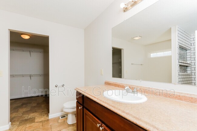 Building Photo - 975 Geronimo Dr