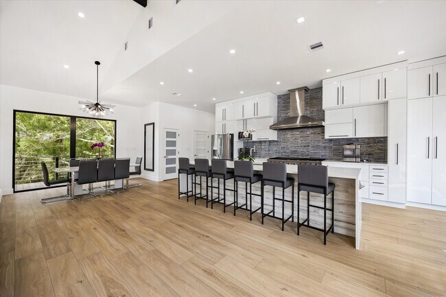 Building Photo - 407 Brook Hollow Dr