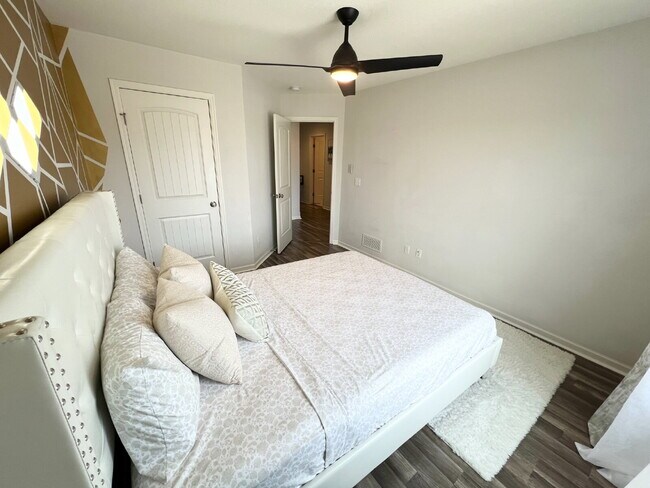 Building Photo - Beautiful 4 Bedroom/2.5 Bath Home *AVAILABLE MAY 15th*