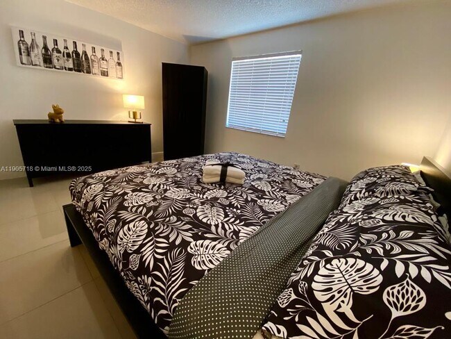 Building Photo - 12533 NW 11th Way