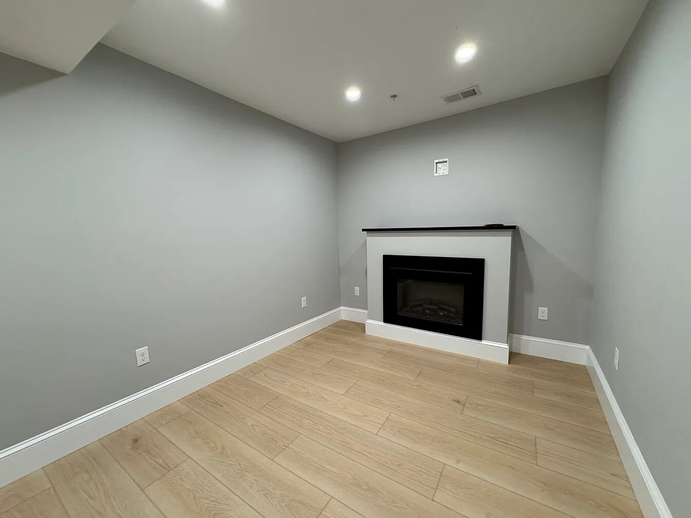 Building Photo - 86 Orchard St