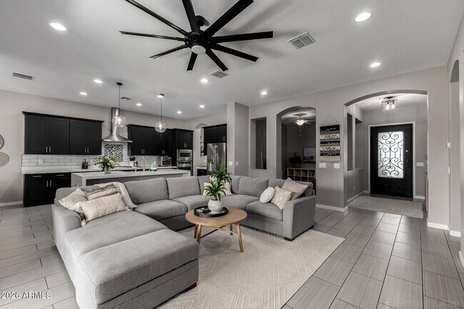 Building Photo - 20399 E Mockingbird Dr