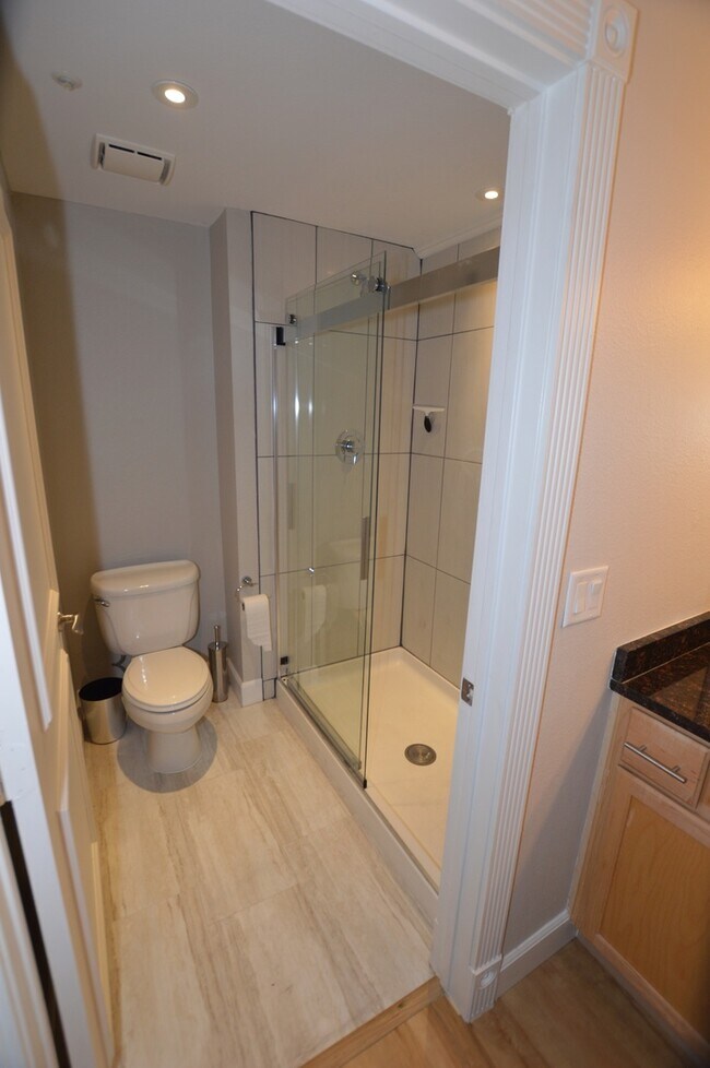 Building Photo - MERIDIAN FURNISHED 2 BDR /2 BATH Luxury Co...
