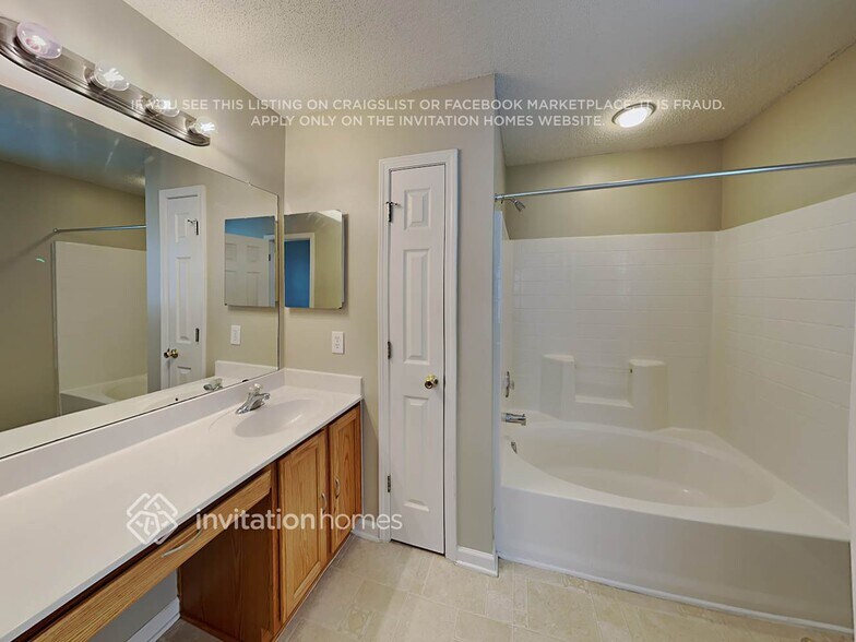 Building Photo - 2712 Rozzelles Landing Dr