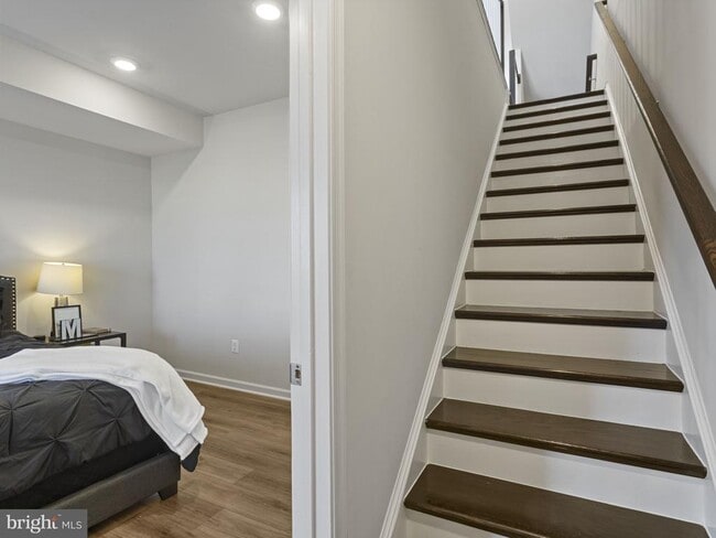 Building Photo - 4810 Vista Glen Ln