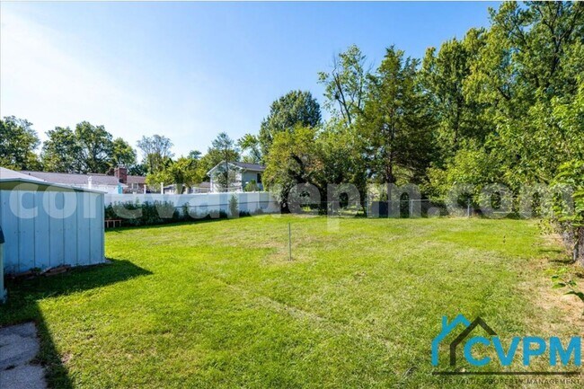 Building Photo - 930 Autumn Valley Ln