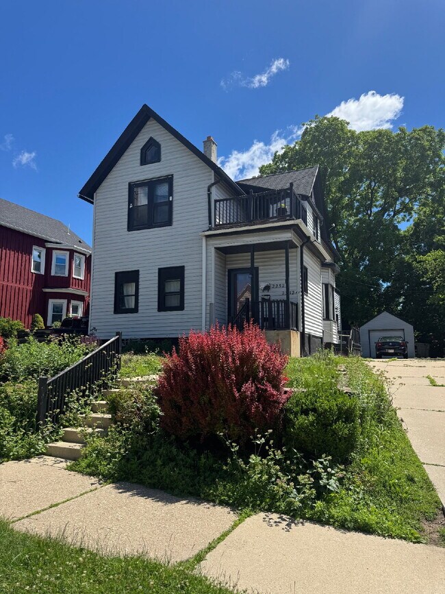 Building Photo - 2252 S Winchester St